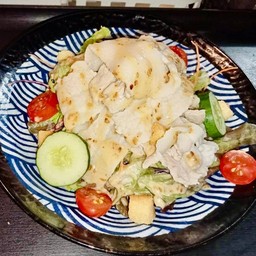 1105.BUTA SHABU SALAD -(HALF)