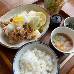 Karaage Yuzu Oroshi Ponzu Teishokuคาราอะเกะกับซอสยูสึพอนสึ