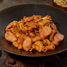 ไทยแท้ผัดมักกะโรนีไส้กรอก