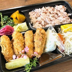 หอยนางรมญี่ปุ่นทอดทาทาร์ซอส