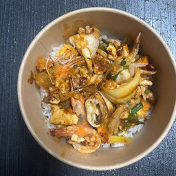 ข้าวทะเลผัดไข่เค็ม