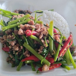 กะเพราผักบุ้ง