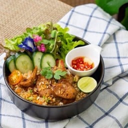 ข้าวกล้องผัดไส้อั่วเชียงใหม่