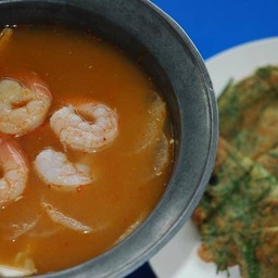 แกงส้มไข่ชะอมกุ้ง