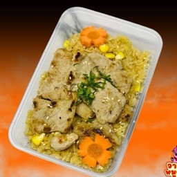 ข้าวผัดหมูย่าง