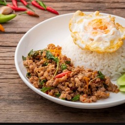 ครัวเต็มอิ่ม ร้านหน้าสนามบอลวัดนิโครธาราม