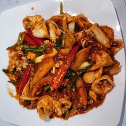ปลาหมึกผัดพริกเผา