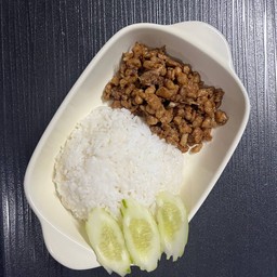 ข้าวหมูสับกระเทียม