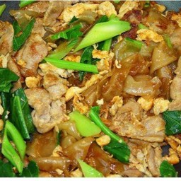 ผัดซีอิ๊วเส้นใหญ่