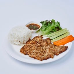 ข้าวสเต็กไก่จิ้มแจ่ว