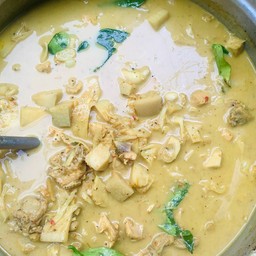 แกงคั่วกะทิไก่ ขนุน