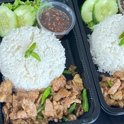 ข้าวหมูทอดพริกสด