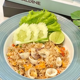 ข้าวผัดปลาหมึก