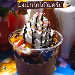 ปังเย็นโกโก้+วิปครีม