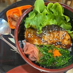 ข้าวหน้าแซลมอนย่างเทอริยากิ