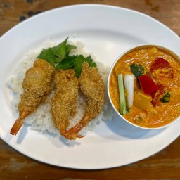 กุ้งทอดผัดผงกะหรี่ราดข้าว
