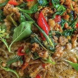 ข้าว_ ผัดกะเพราวุ้นเส้นหมูสับ