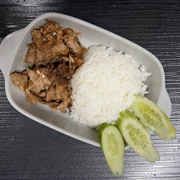 ข้าวหมูหมักกระเทียม