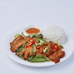 ข้าวหน้ายำไก่สไปซี่