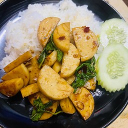 ข้าวกระเพราหมูยอ