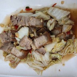หมูกรอบผักกาดขาว