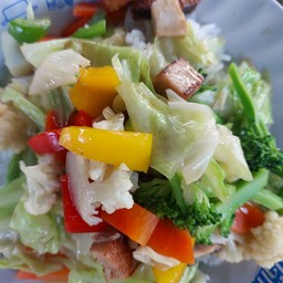 ผัดผักรวมเจราดข้าว