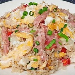 ข้าวผัดแหนม