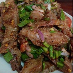 คอหมูน้ำตก