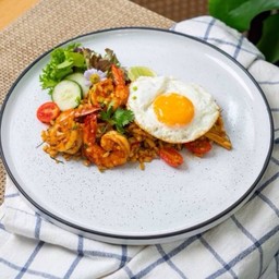 ข้าวกล้องควินัวผัดต้มยำกุ้ง ไข่ดาว