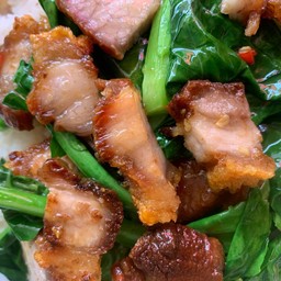 คะน้าหมูกรอบ