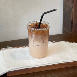 black tea cafe latte