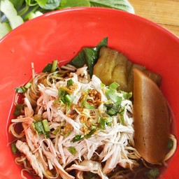 ก๋วยเตี๋ยวไก่ฉีกล้วน