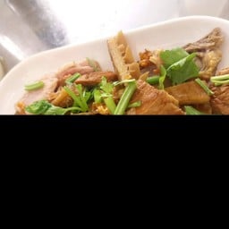วิรัตน์ ก๋วยเตี๋ยวเนื้อตุ๋น หมูตุ๋น