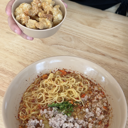 ก๋วยเตี๋ยวต้มยำกากหมูสูตรโบราณมัยลาภ มัยลาภ