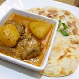 โรตีคู่แกงมัสมั่นไก่