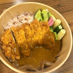 ข้าวแกงกระหรี ่ หน้าน่องไก่บ้านทอด