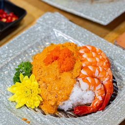 ข้าวหน้ากุ้งแกะ