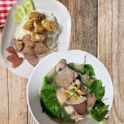 Set ต้มเลือดหมูจักรวาล+ข้าวหมูแดงหมูกรอบ
