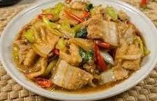 พริกหยวกสามชั้น ราดข้าว