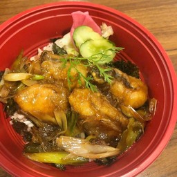 ข้าวหน้าหอยซอสเทริ