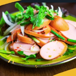 ยำไส้กรอก (ไก่) (ใส่หมูสับ)