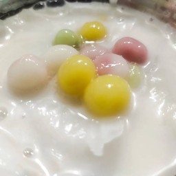 บัวลอยมะพร้าวอ่อนไม่ใส่ไข่ พิเศษ