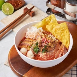 ก๋วยเตี๋ยวหมูโฟยำ