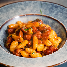 Gnocchi con Porcini E Salsiccia