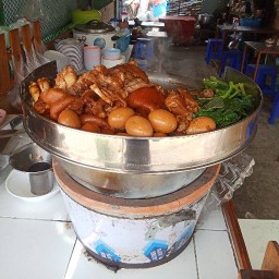 ข้าวขาหมูเตาถ่าน กระเพราขาหมู สาย4