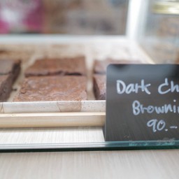 DARK CHOC BROWNIE