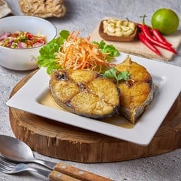 ปลาอินทรีย์ทอดน้ำปลา (ชิ้น)