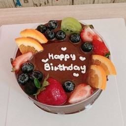 7.ช็อกโกแลตเค้กผลไม้สดเปลี่ยนตามฤดูกาล