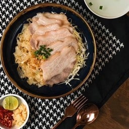 บะหมี่เป๊าะ สามชั้นกระทะ