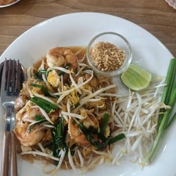 ผัดไทยกุ้งสด